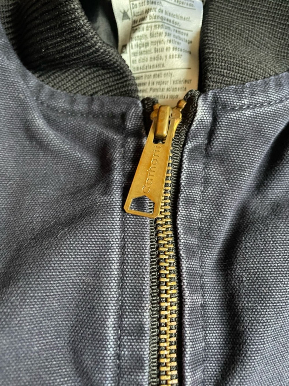 Carhartt Navy Duck Canvas Insulated Work Vest Zip Front Quilted Lined Men’s M - Picture 3 of 6
